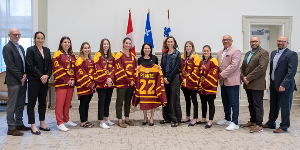 Photo Gallery: Concordia women's hockey team visits City Hall